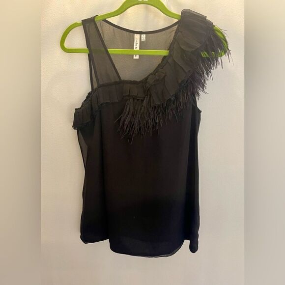Robbi and Nikki black top with beautiful details - Picture 4 of 4